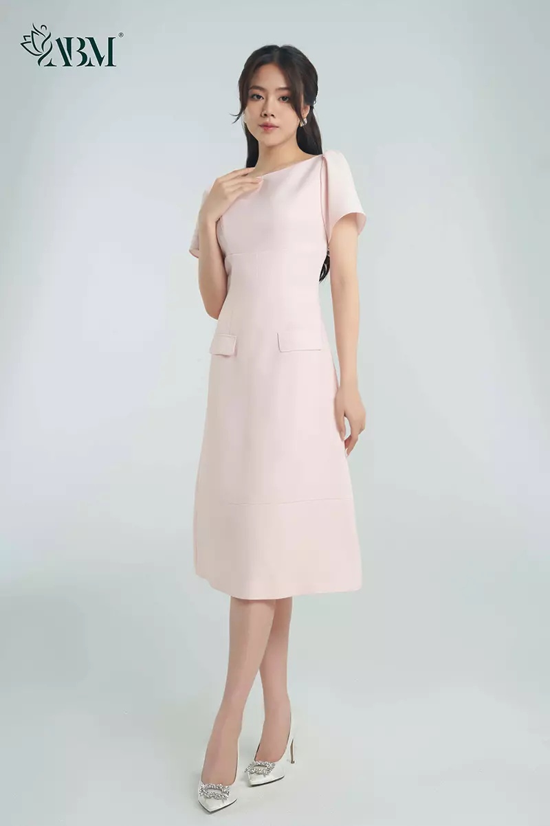 OLV Boutique - 💯 Chiếc váy liền thân chữ A đơn sắc luôn là một lựa chọn  thông minh cho phái đẹp, vì nó là kiểu váy ít lỗi mốt nhất trong